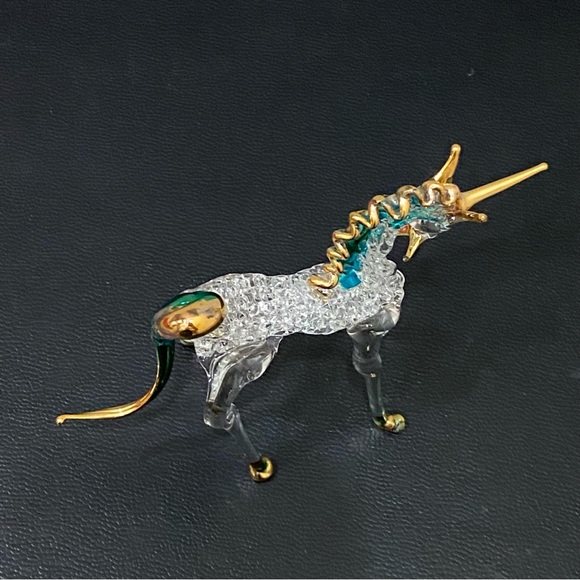 Vintage Delicate Spun Glass Unicorn Collectible Art Glass Figurine - Picture 3 of 16